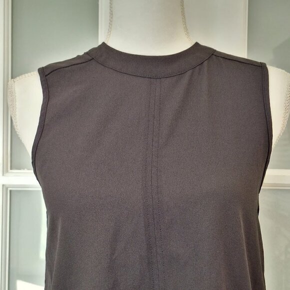 Paper Crane Black Sleeveless Blouse - Picture 5 of 11